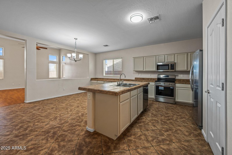 45305WMiramarRd-9