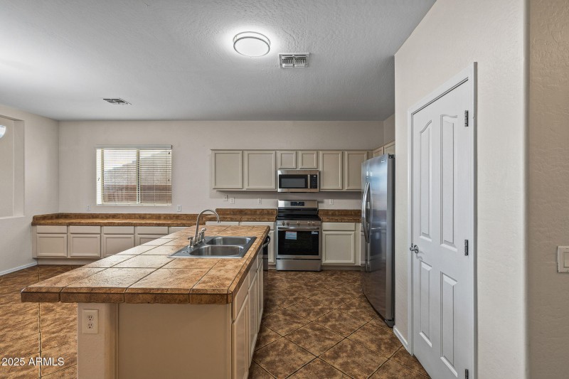 45305WMiramarRd-10