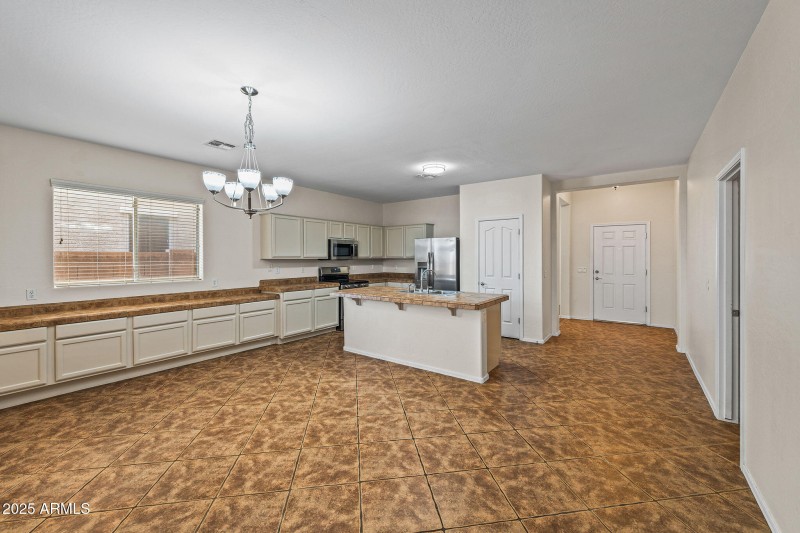 45305WMiramarRd-12