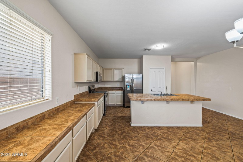 45305WMiramarRd-13