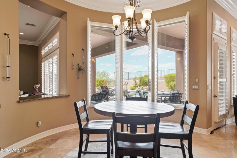 18-web-or-mls-W Shinnecock Way-S1209-019