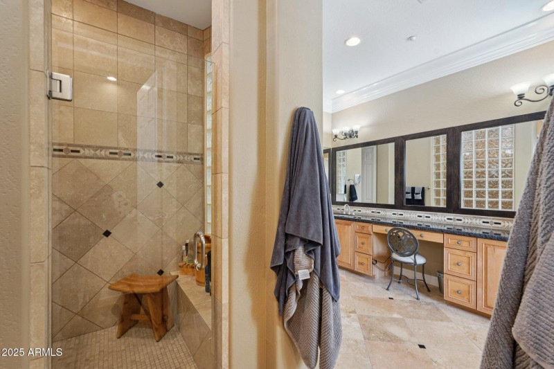 32-web-or-mls-W Shinnecock Way-S1209-033