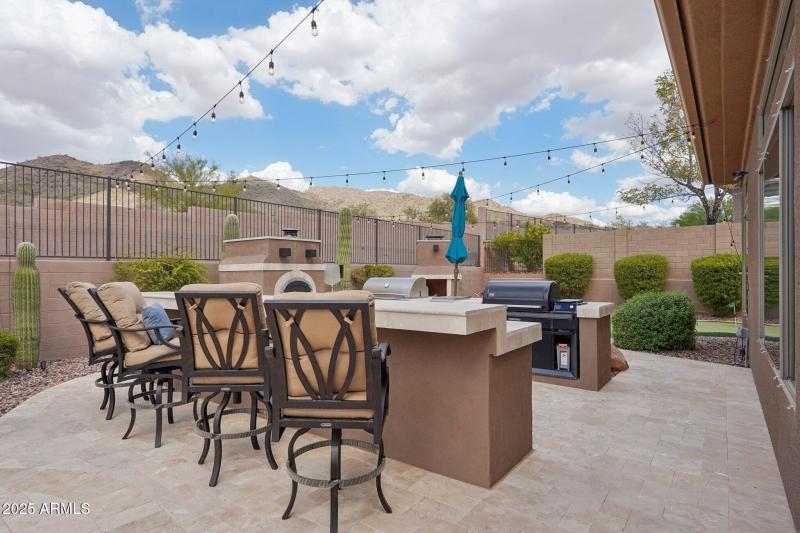 47-web-or-mls-W Shinnecock Way-S1209-049