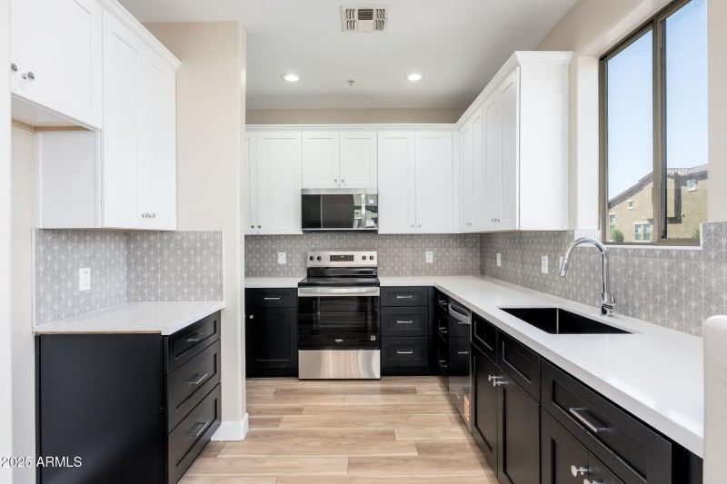 15240 N 142nd Ave UNIT 1110 - 10