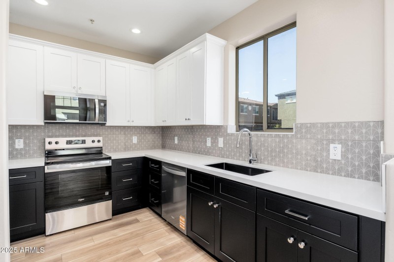 15240 N 142nd Ave UNIT 1110 - 11