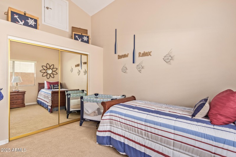 2nd bedroom