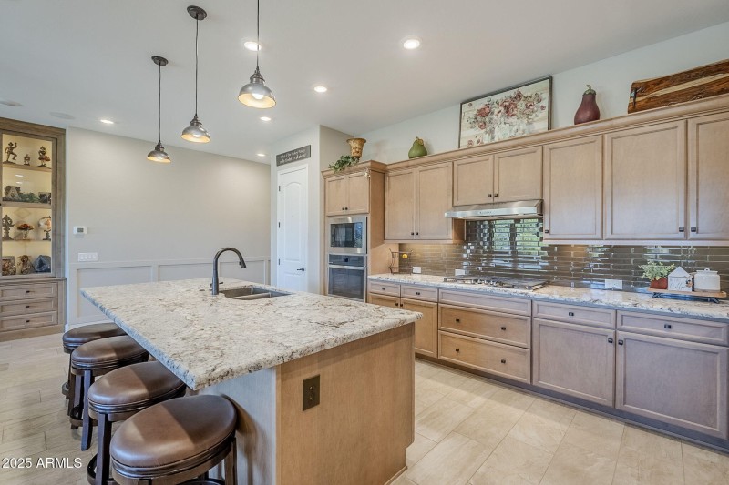 Chef's Kitchen w/Stunning Matte Granite