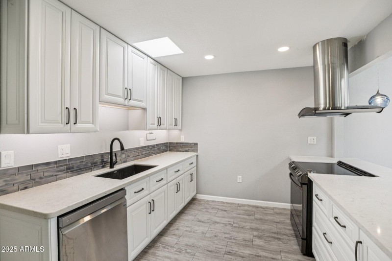 11-web-or-mls-W Forrester Dr-S1209-011