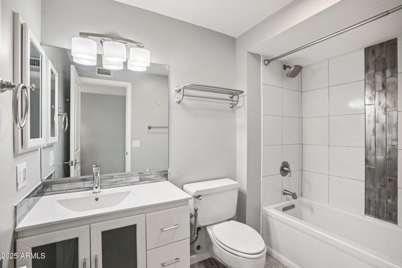 18-web-or-mls-W Forrester Dr-S1209-018