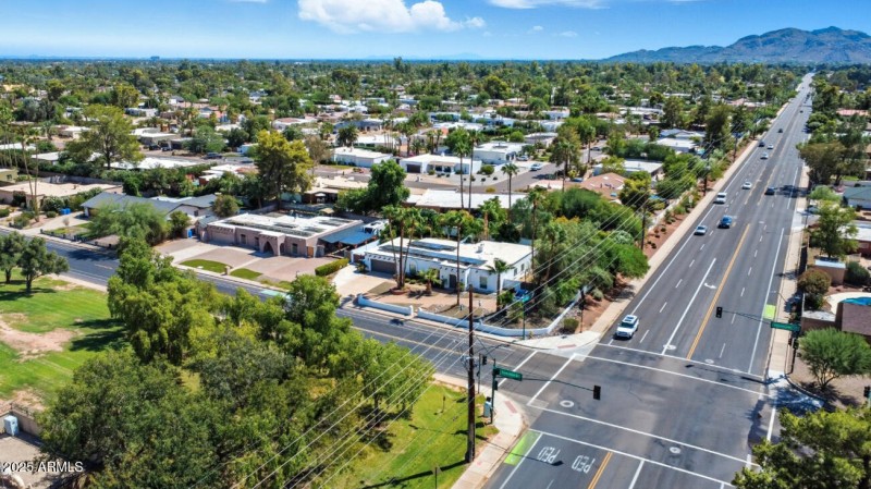 5601 E Sweetwater Ave-60