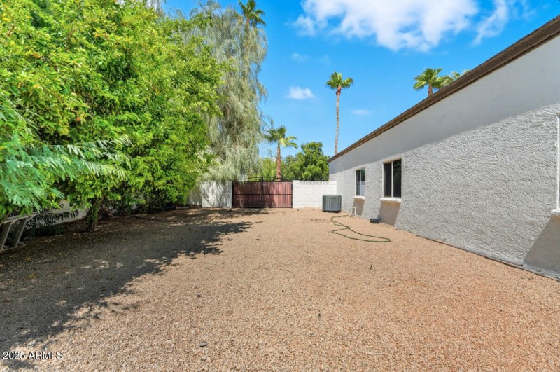 5601 E Sweetwater Ave-53