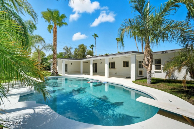 5601 E Sweetwater Ave-46