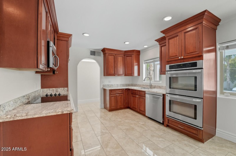 5601 E Sweetwater Ave-16