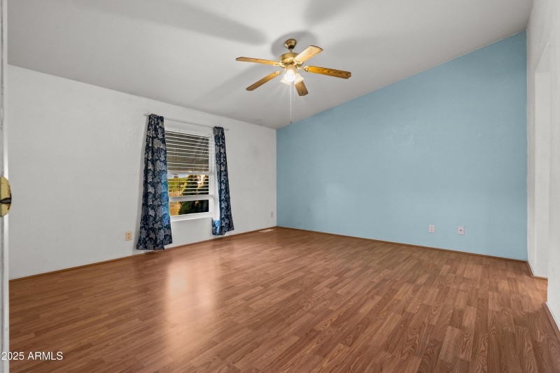 2 Interior - 12