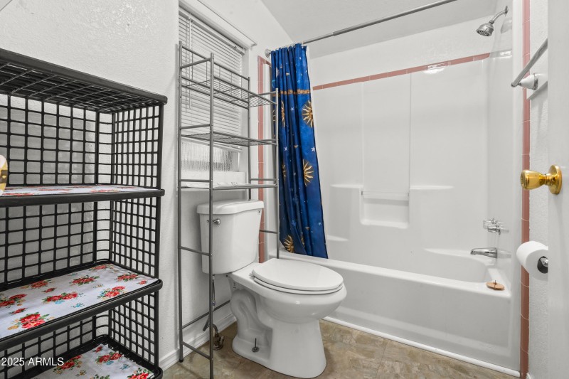 2 Interior - 16