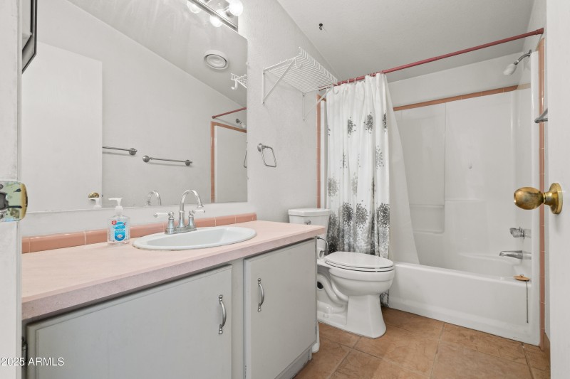 2 Interior - 22