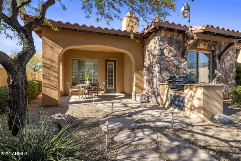 Spacious Covered Patio