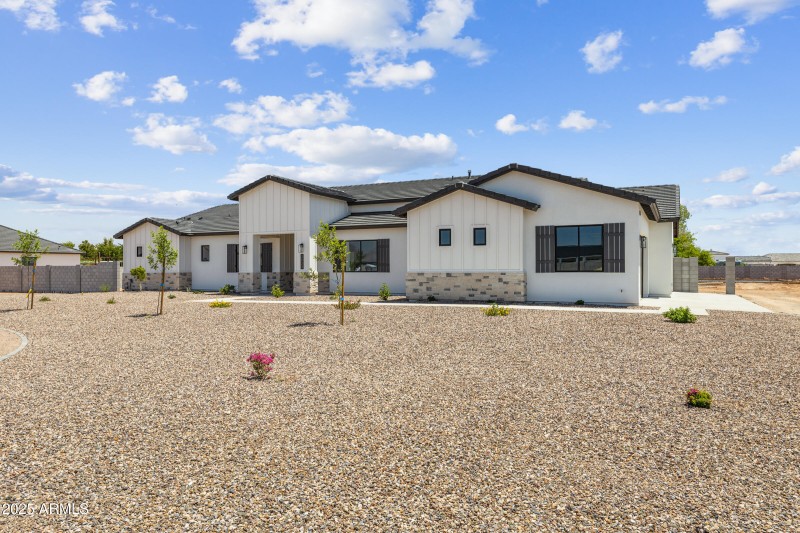 3933 E Freeman Ln-2