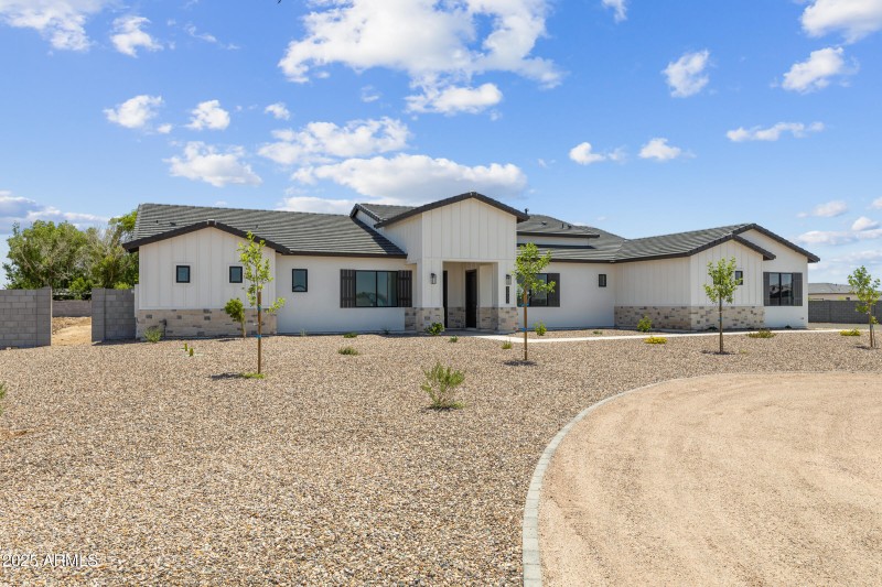 3933 E Freeman Ln-3