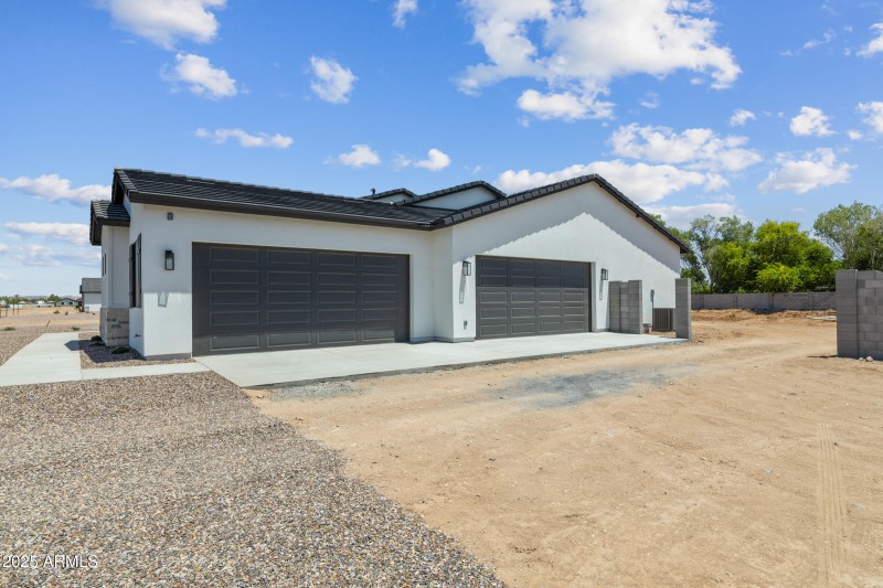 3933 E Freeman Ln-4