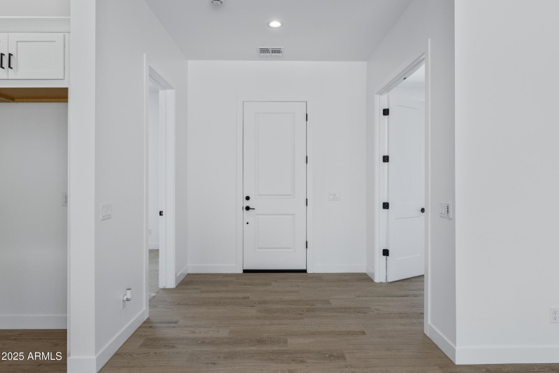 3933 E Freeman Ln-7