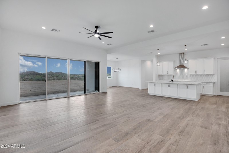 2335 W Marita St-3