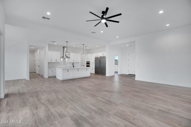 2335 W Marita St-4