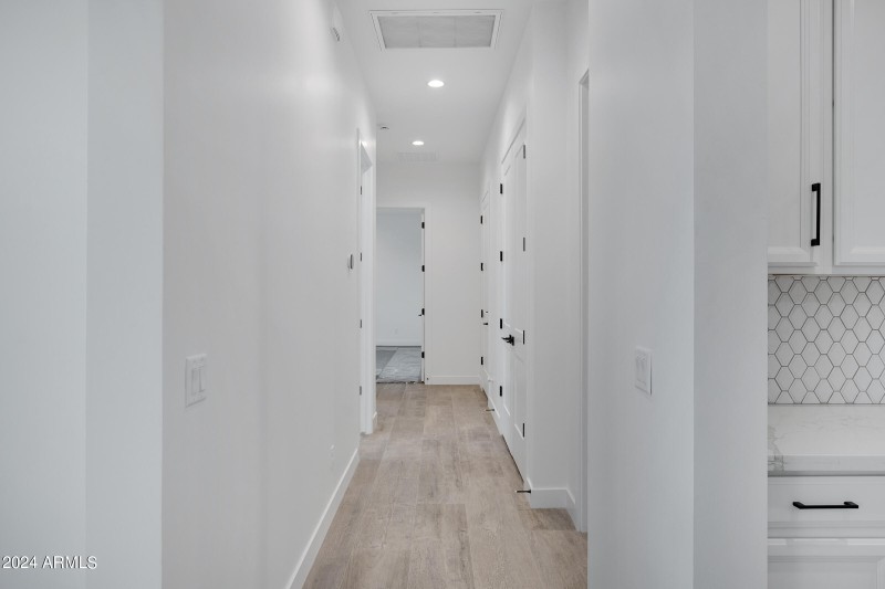 2335 W Marita St-23