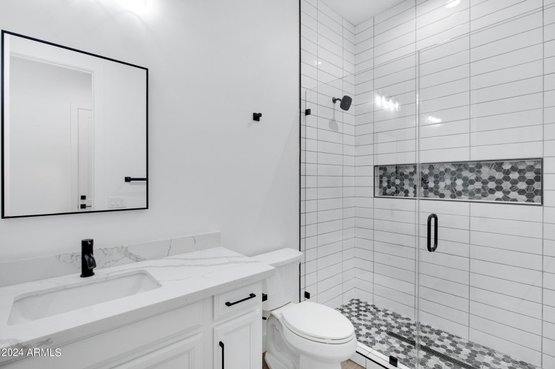 2335 W Marita St-26