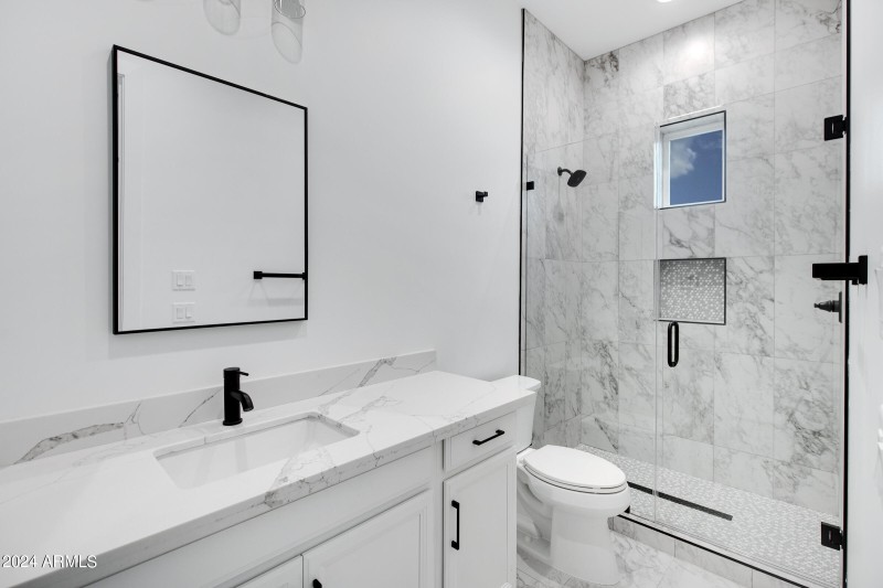 2335 W Marita St-13