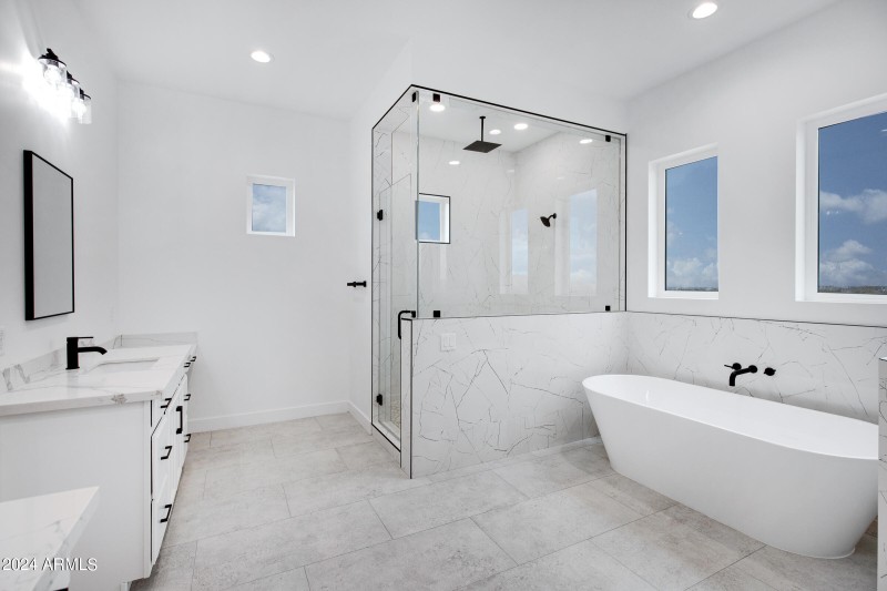 2335 W Marita St-16
