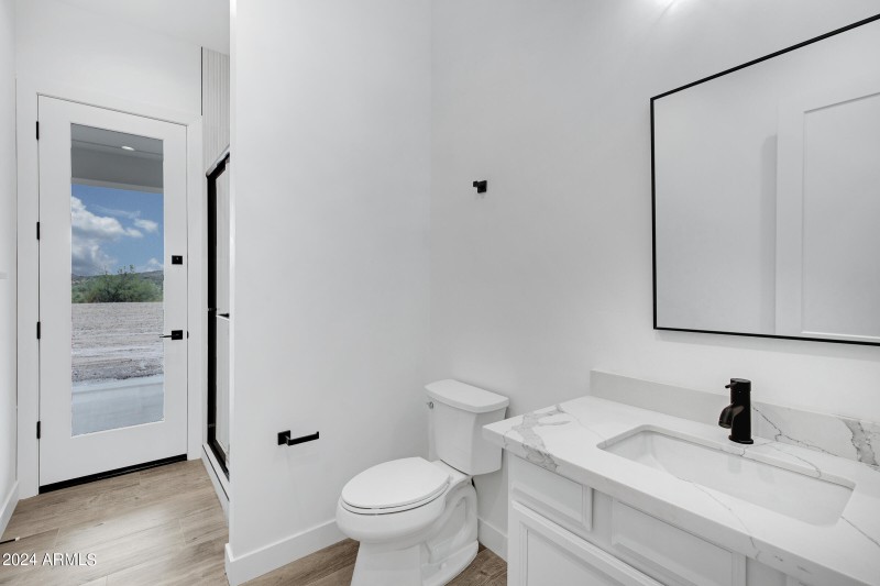 2335 W Marita St-22