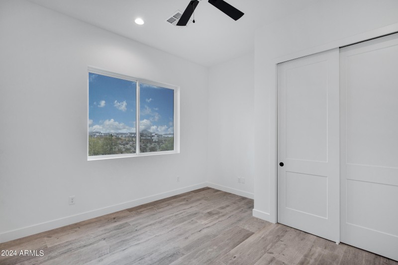 2335 W Marita St-11