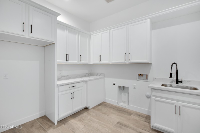 2335 W Marita St-27