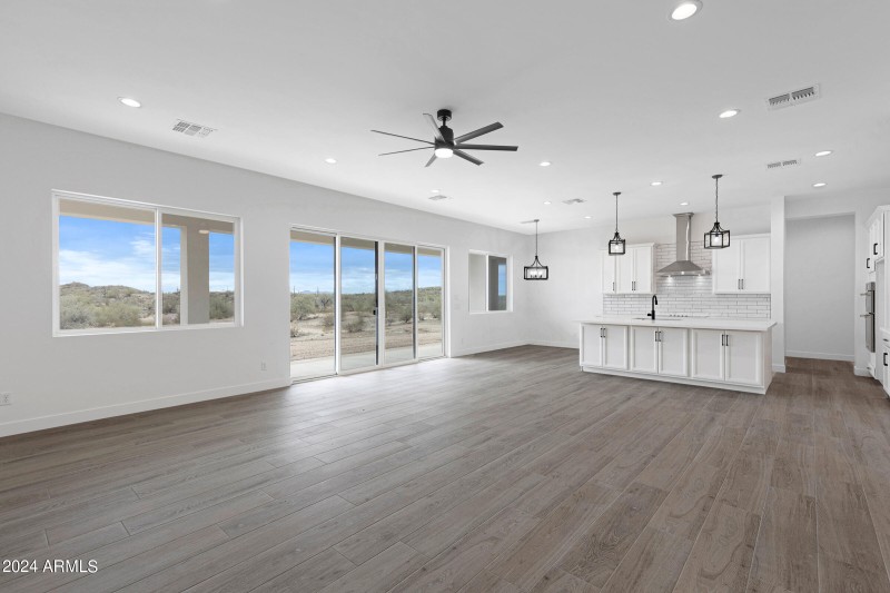 2459 W Marita St-11