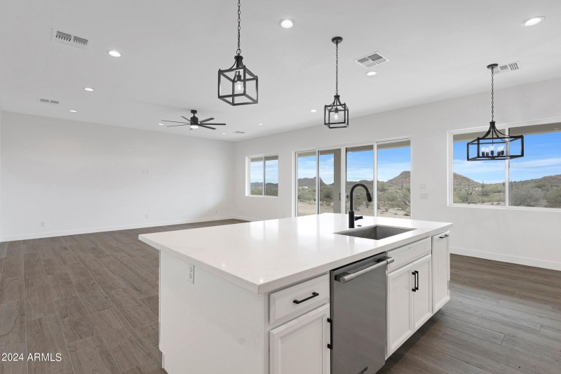 2459 W Marita St-7