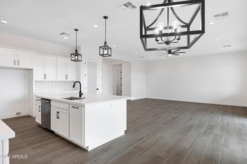 2459 W Marita St-9