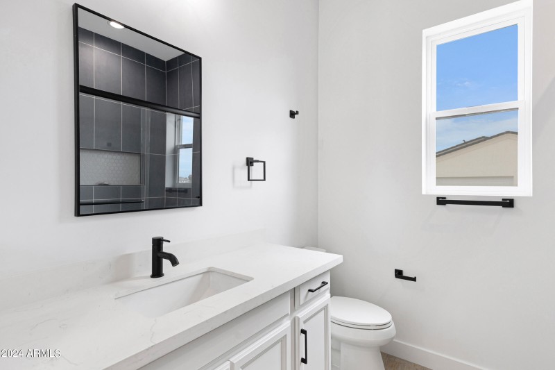 2459 W Marita St-14