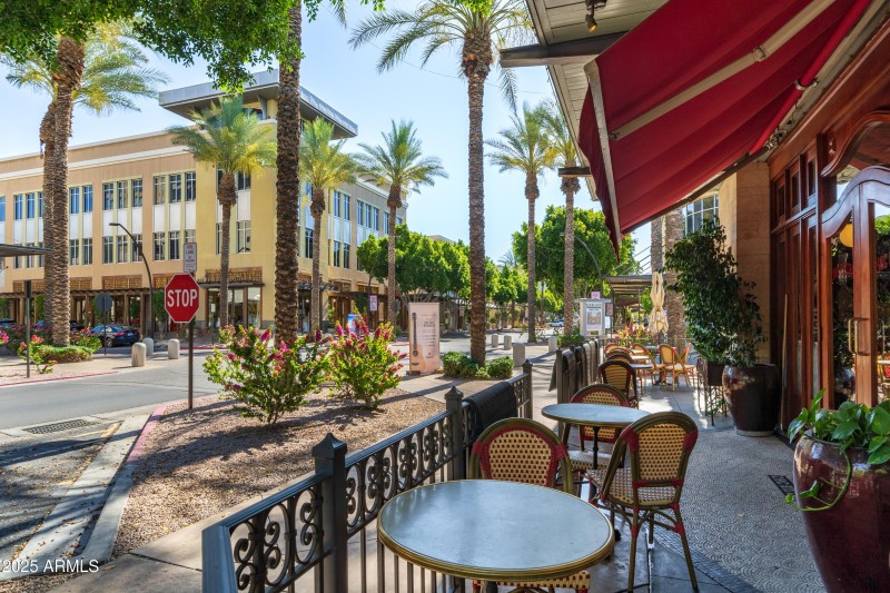 Kierland Commons