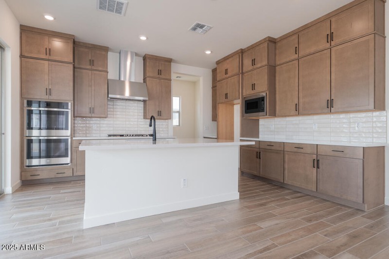 Tri Pointe Waterston Central 282 - Kitch