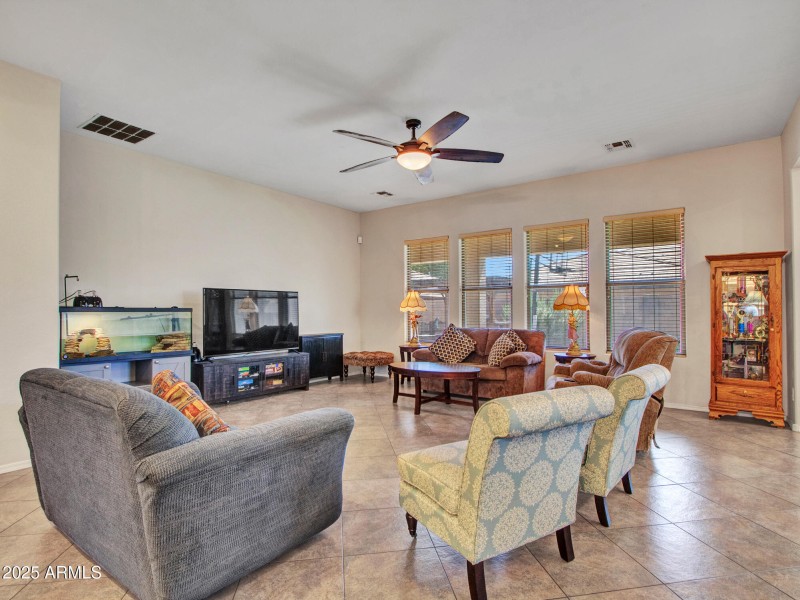 04-Living-room-(3)