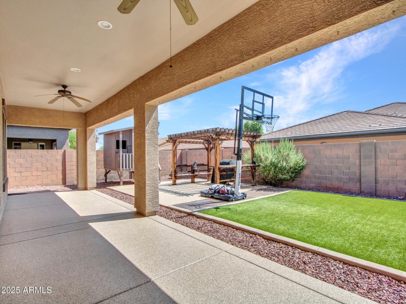 14-Backyard-(1)