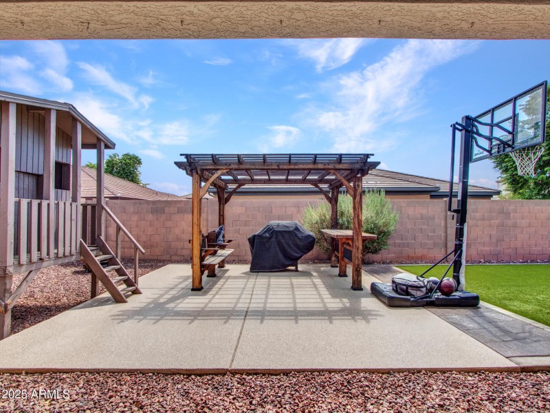 14-Backyard-(3)