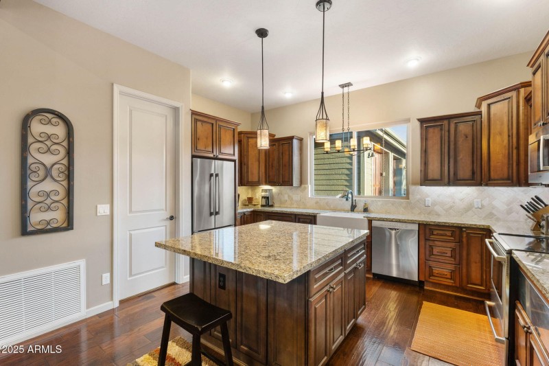 19-Kitchen (2)