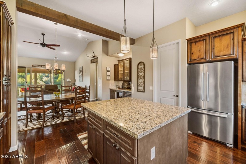 20-Kitchen (3)