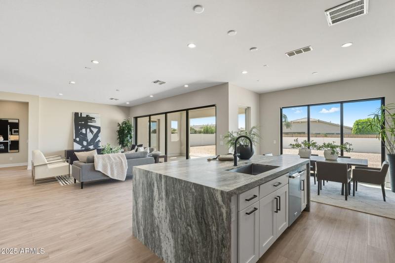 10-web-or-mls-218th-10