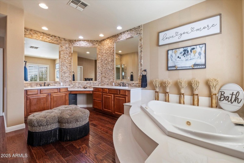 Primary En Suite