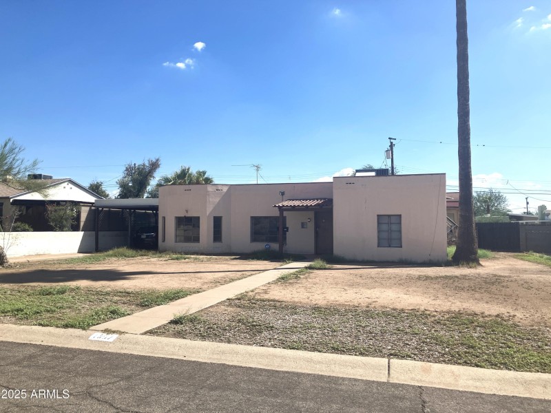 Front of 1637 E Roma Ave