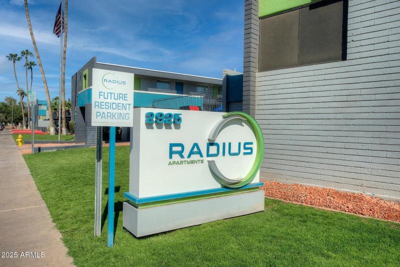 radius main sign pic