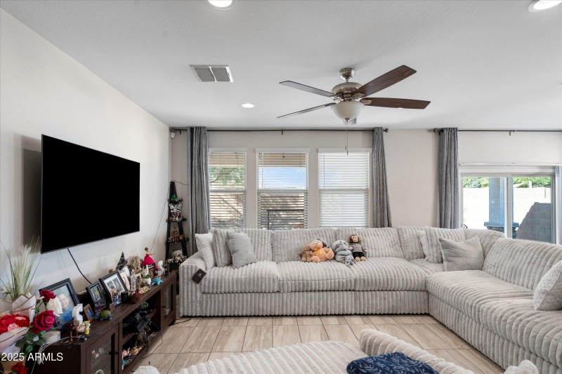 07-Family Room
